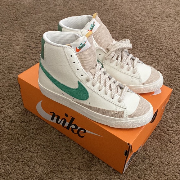 Nike | NWB Blazer Mid Vintage - Picture 5 of 12